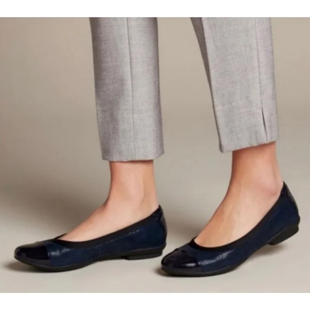 Classic Women's Navy Ballet Flats